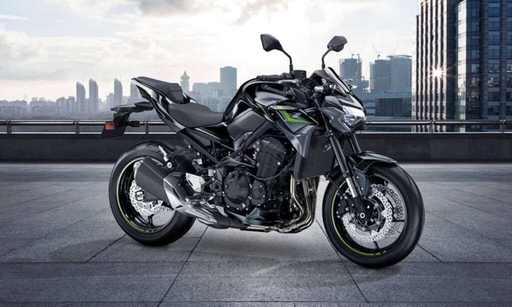 Kawasaki Z900: जो देखे वो कहे – भाई, ये बाइक नहीं आग है!